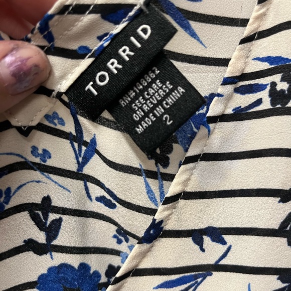 Vintage torrid blouse GUC - Picture 2 of 3